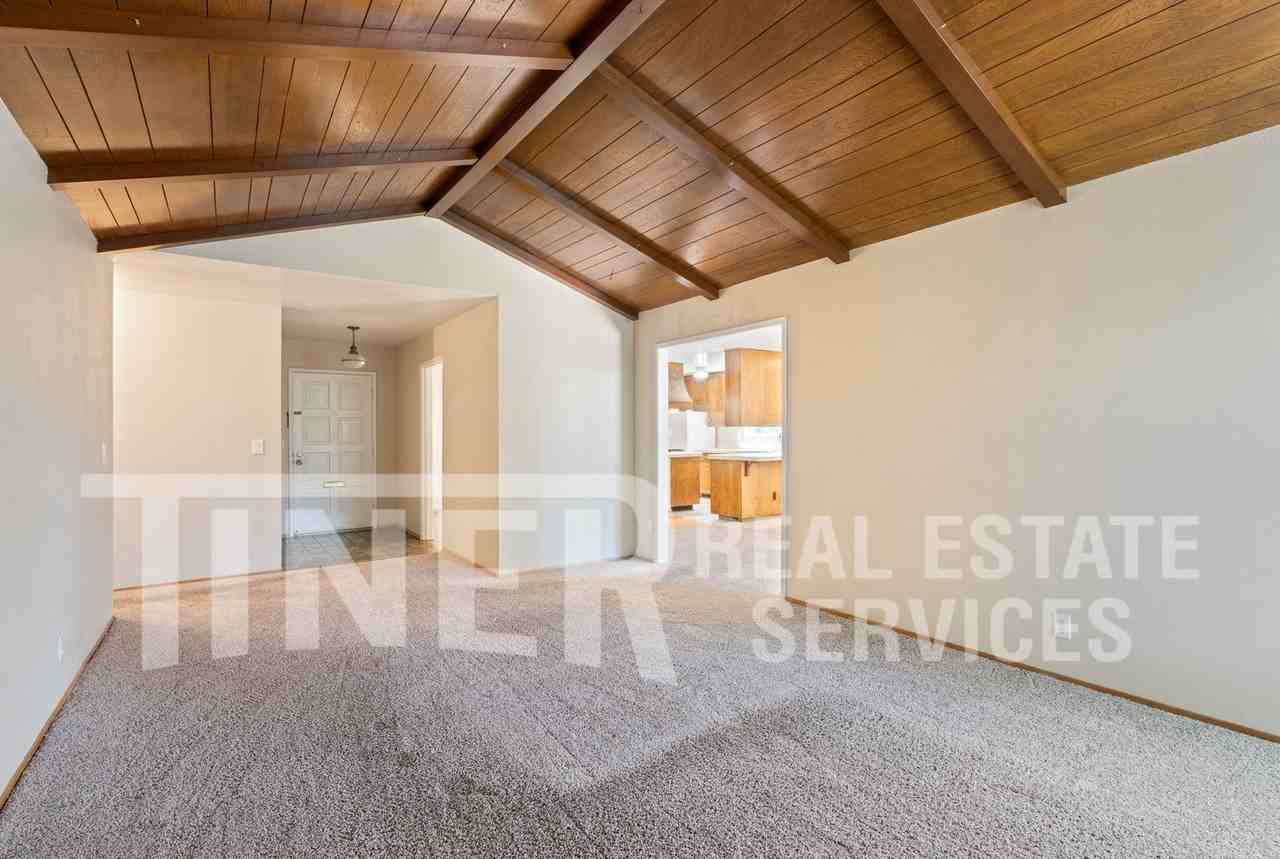24 Grand Rio Cir - Photo 7 of 27