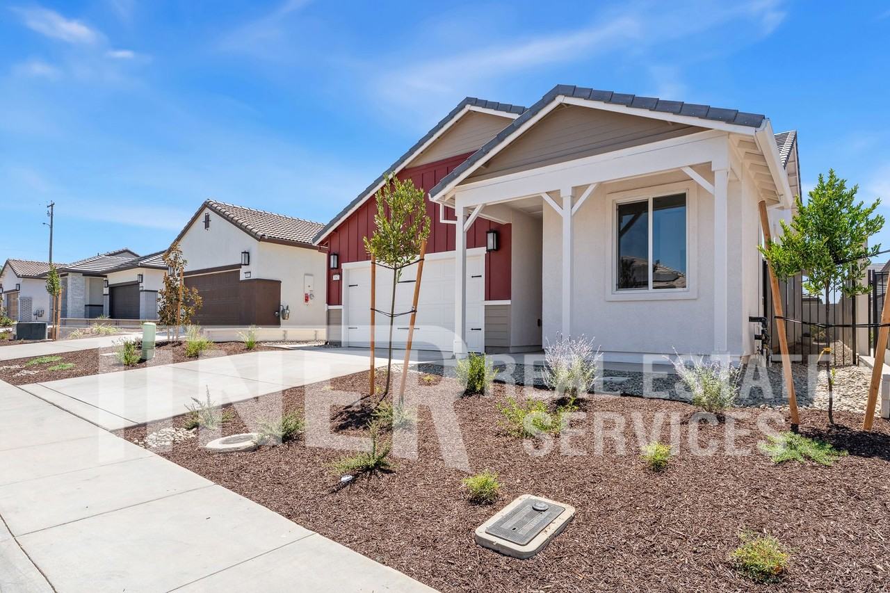3062 Pansona St - Photo 2 of 38