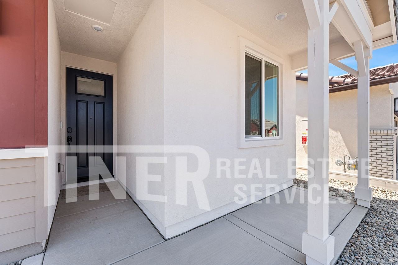 3062 Pansona St - Photo 5 of 38
