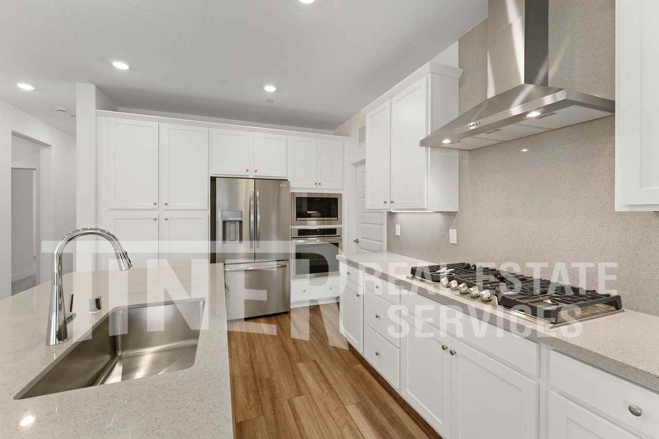 3062 Pansona St - Photo 6 of 38