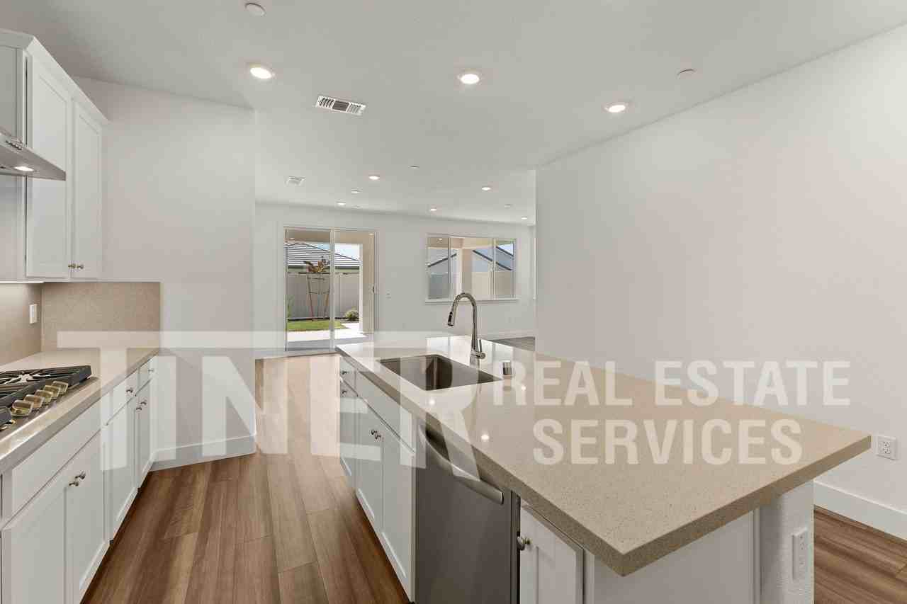 3062 Pansona St - Photo 7 of 38