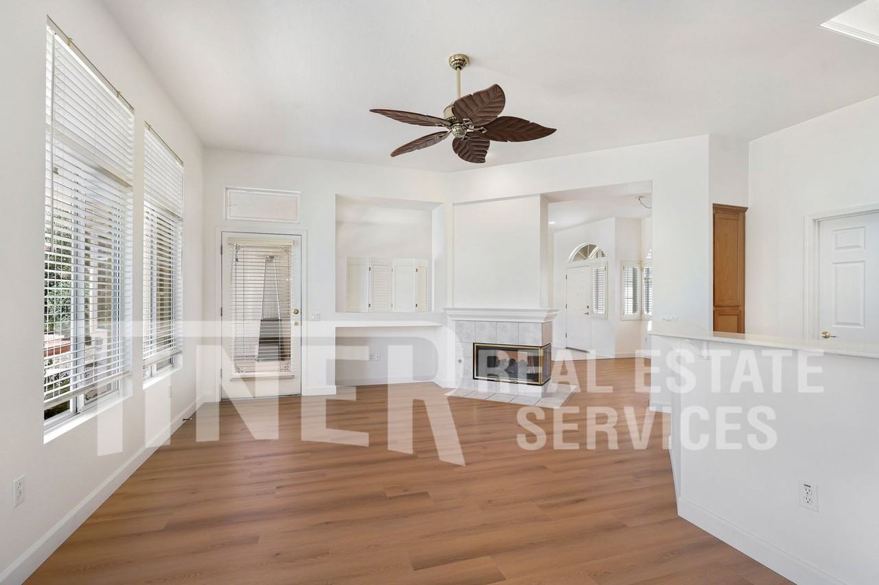 7401 Acorn Glen Loop - Photo 3 of 34