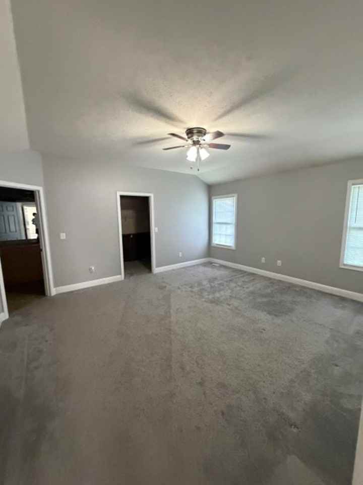 410 Goldenrod Dr - Photo 3 of 12