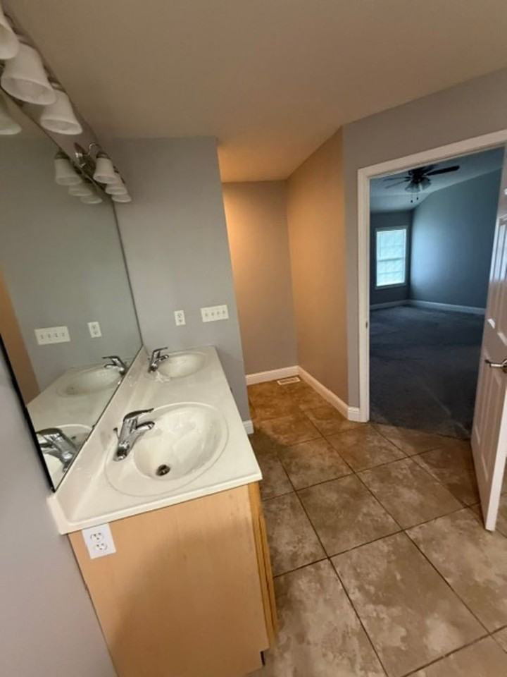 410 Goldenrod Dr - Photo 5 of 12