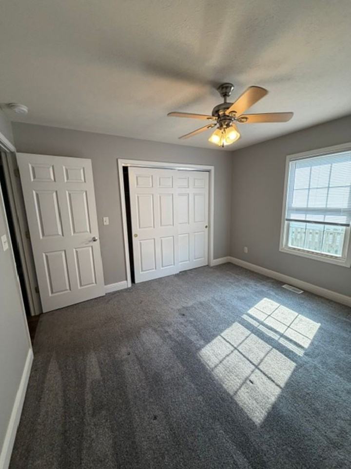 410 Goldenrod Dr - Photo 7 of 12