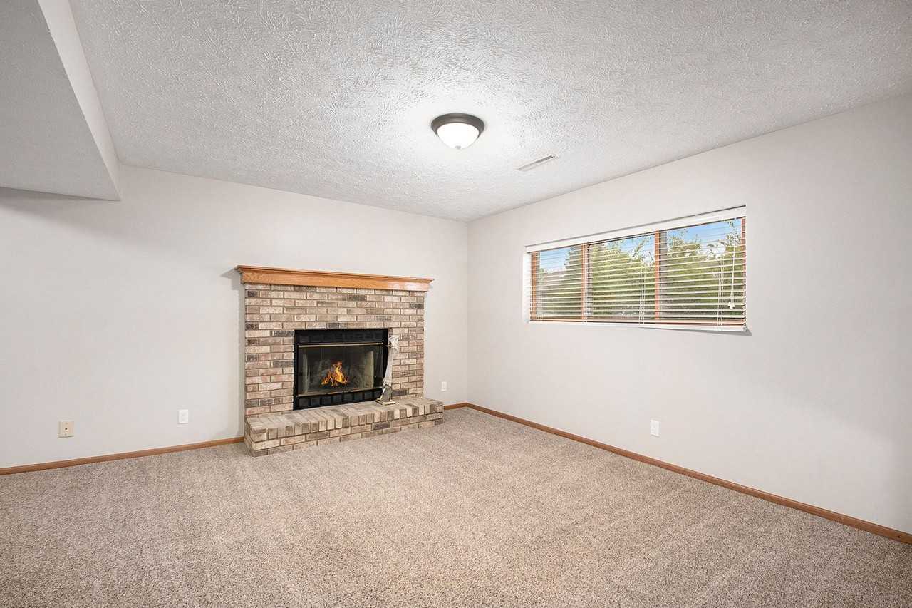 13568 Margo St - Photo 2 of 15