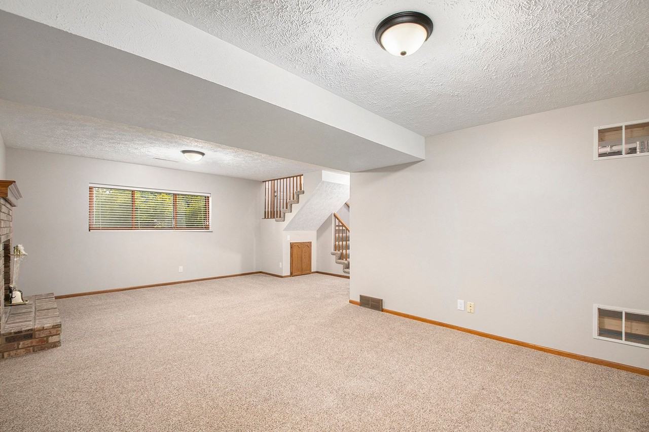 13568 Margo St - Photo 3 of 15