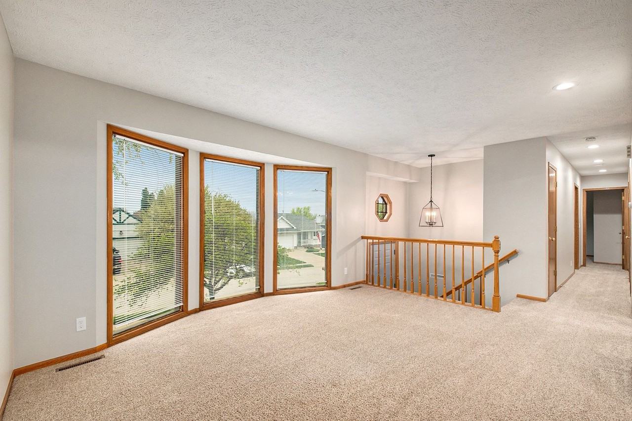 13568 Margo St - Photo 5 of 15