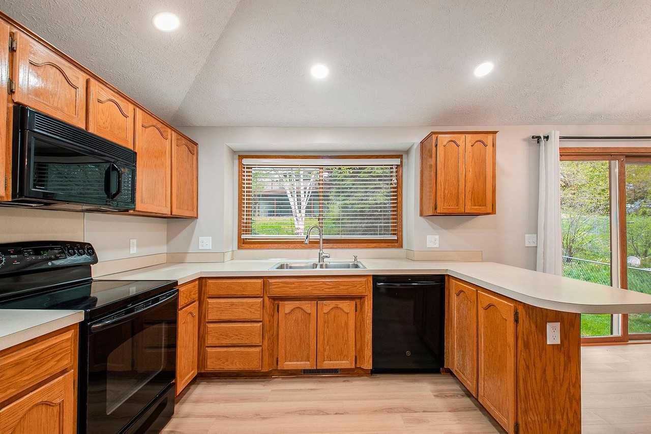 13568 Margo St - Photo 7 of 15