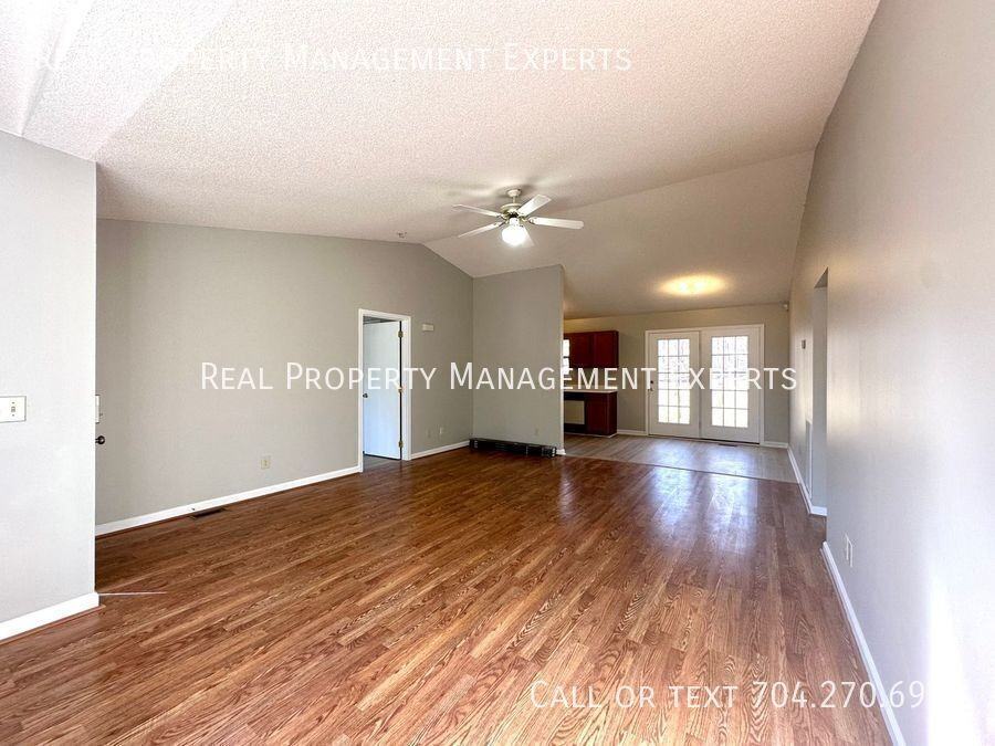 174 Overcreek Rd - Photo 7 of 16