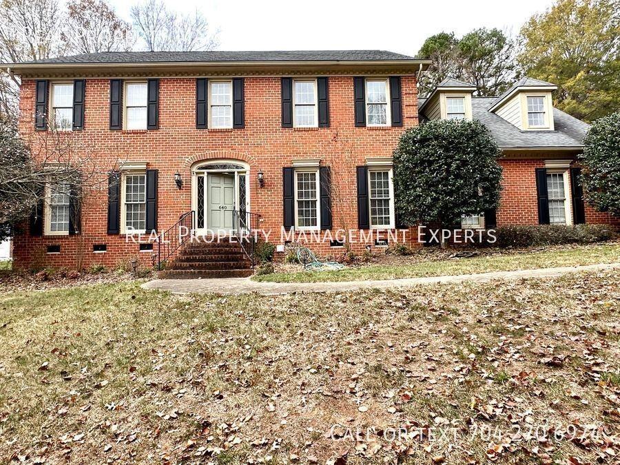 640 Barington Pl - Photo 2 of 29
