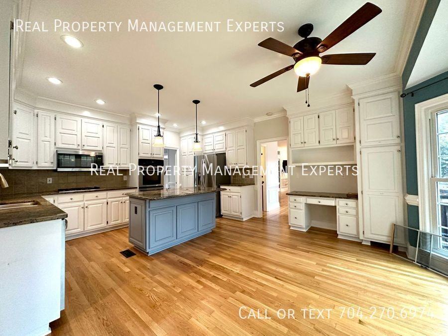 640 Barington Pl - Photo 3 of 29