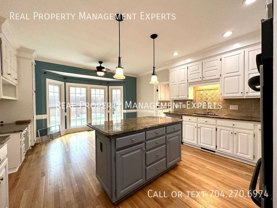 640 Barington Pl - Photo 4 of 29