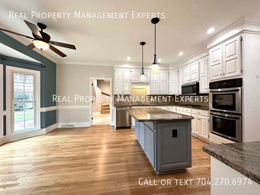 640 Barington Pl - Photo 5 of 29