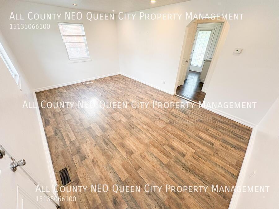 356 Harriet St - Photo 3 of 22