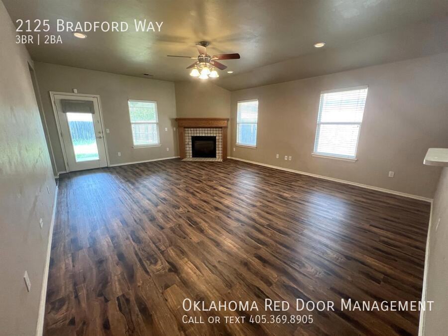2125 Bradford Way - Photo 3 of 36