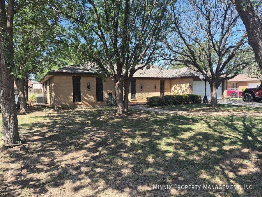 2805 James Louis Dr - Photo 2 of 8