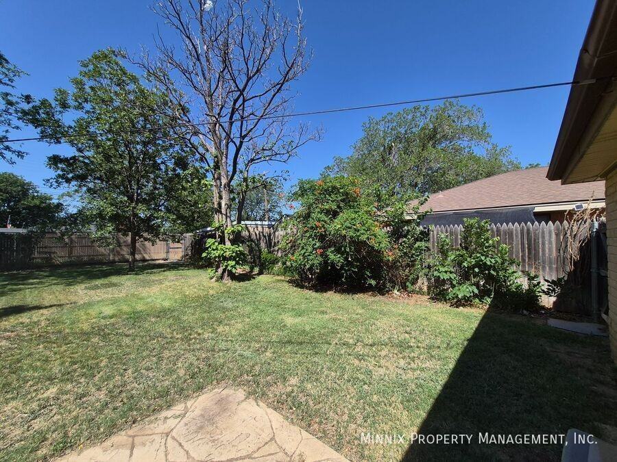2805 James Louis Dr - Photo 5 of 8