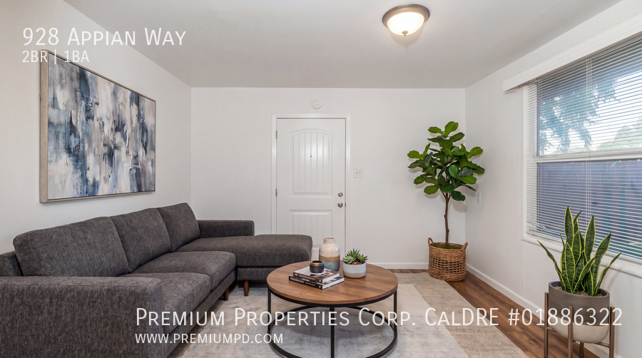 928 Appian Way - Photo 3 of 32