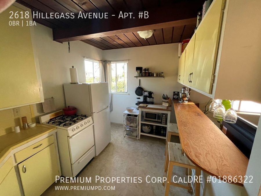 2618 Hillegass Ave #B - Photo 6 of 18
