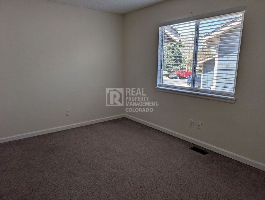 4260 S Kittredge St - Photo 2 of 11