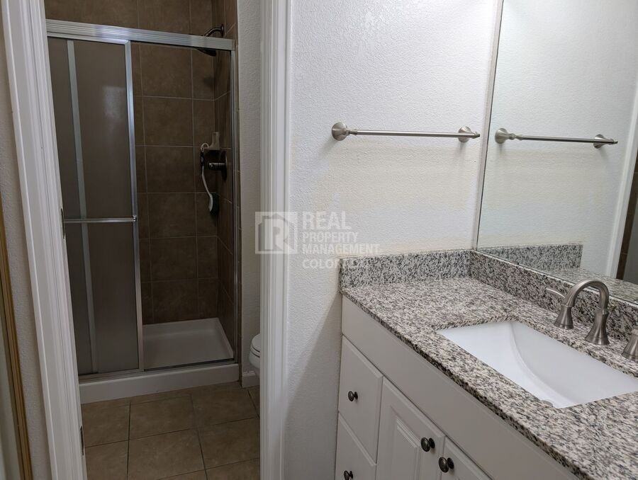 4260 S Kittredge St - Photo 6 of 11