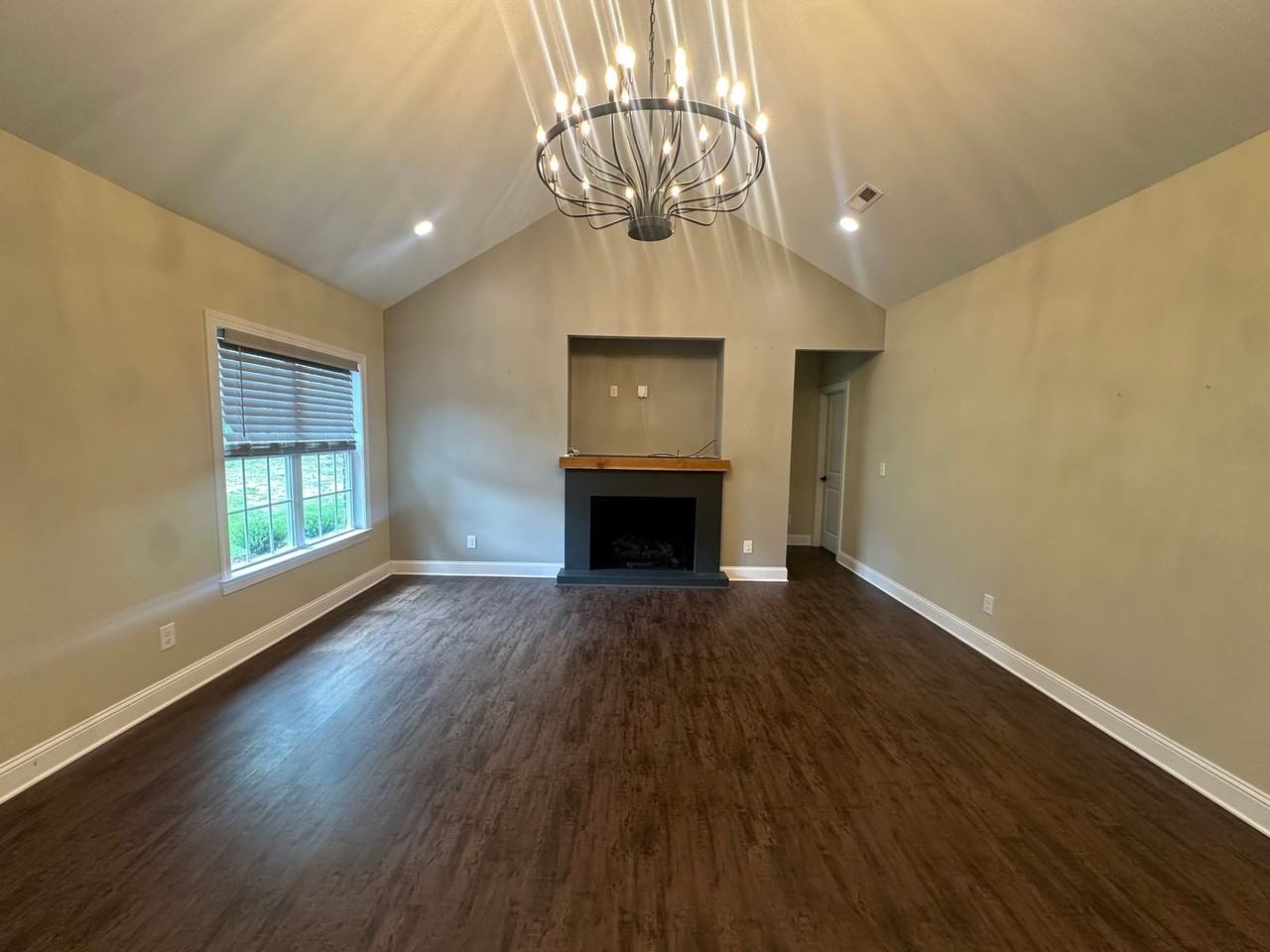 32 Sarjon Cir - Photo 3 of 27