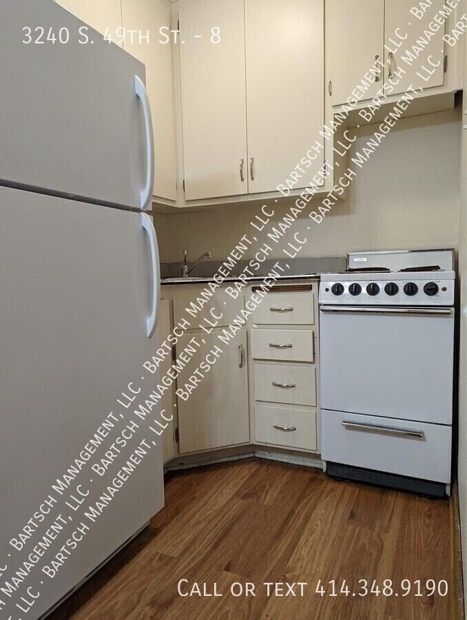 3240 S 49th St #8 - Photo 2 of 5