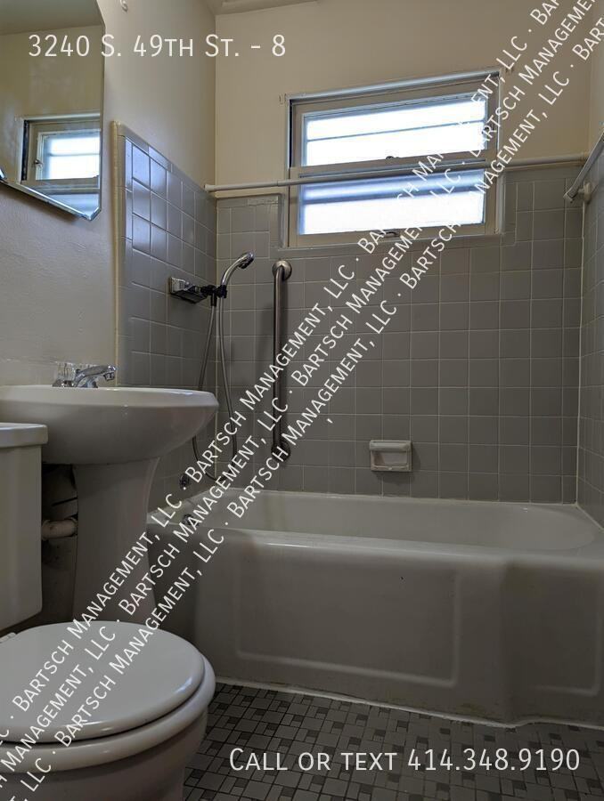 3240 S 49th St #8 - Photo 5 of 5