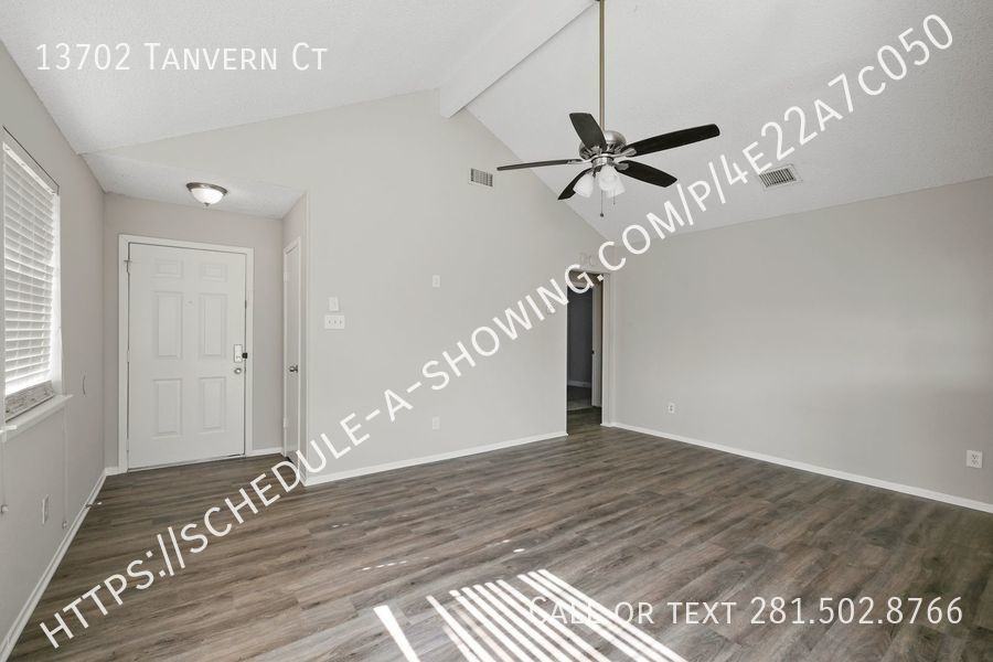 13702 Tanvern Ct - Photo 3 of 11