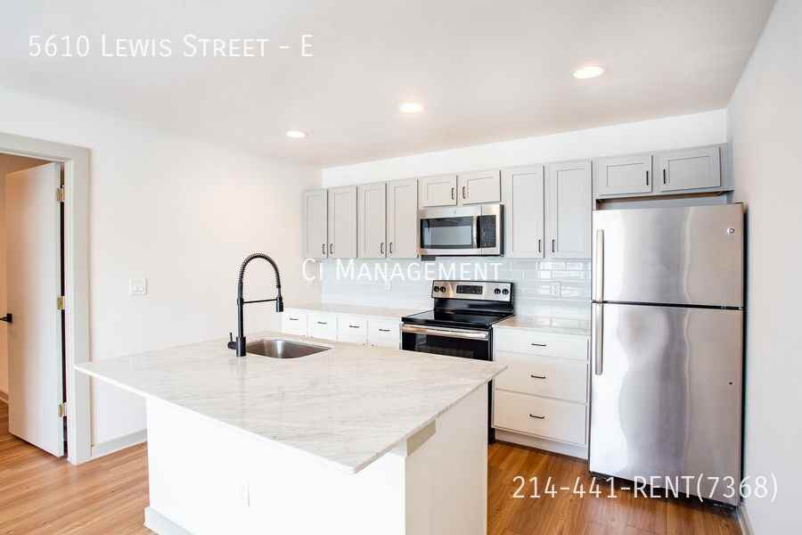 5610 Lewis St #E - Photo 3 of 19