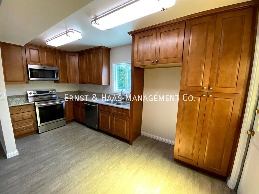 9415 Nance Ave #I - Photo 4 of 16