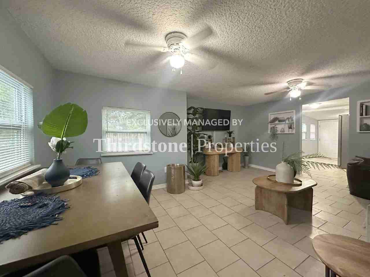 1228 Neva St - Photo 2 of 12