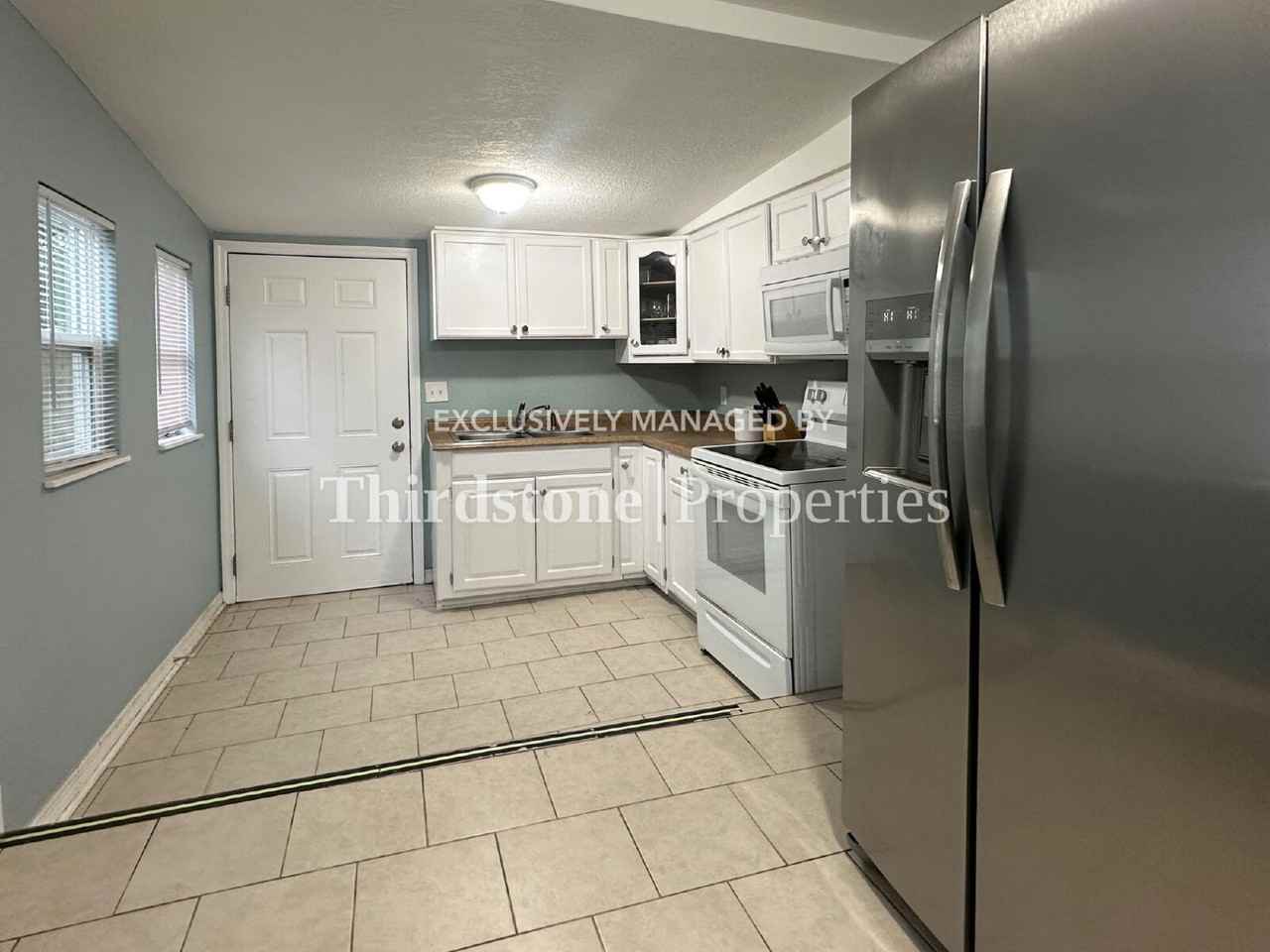 1228 Neva St - Photo 3 of 12