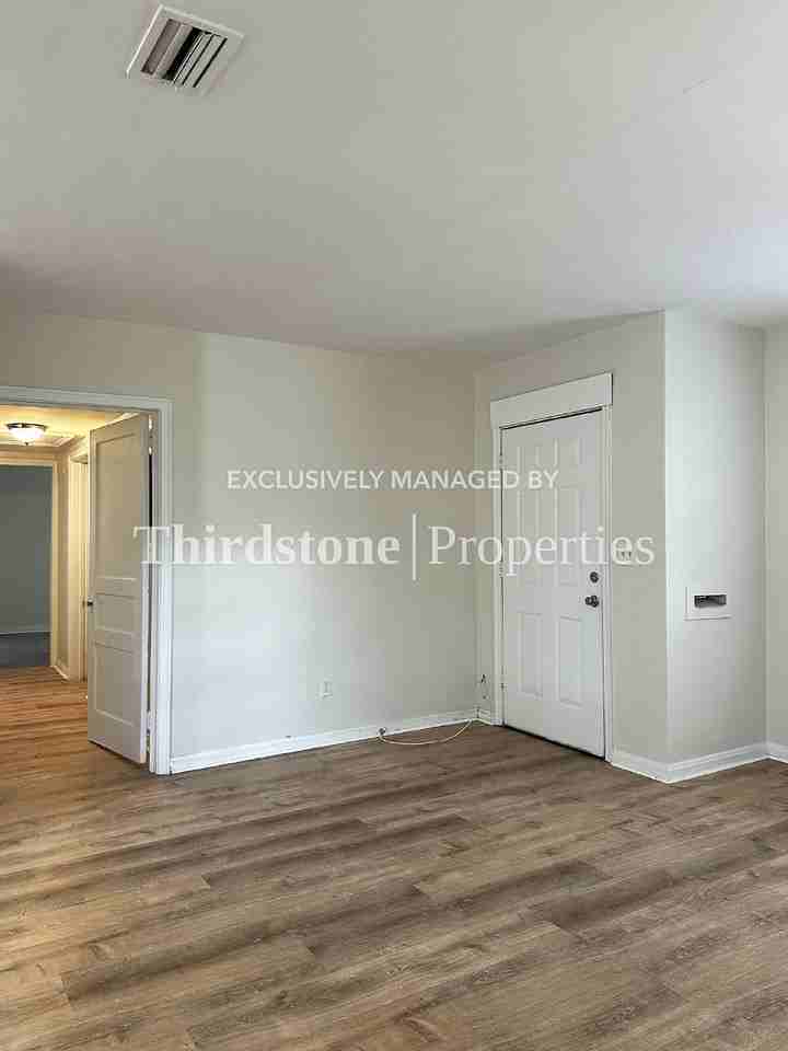7959 Concord Blvd W - Photo 2 of 22