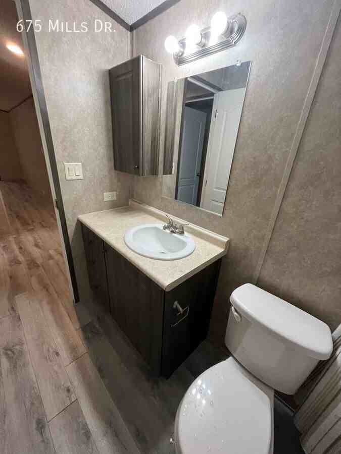 675 Mills Dr - Photo 4 of 22
