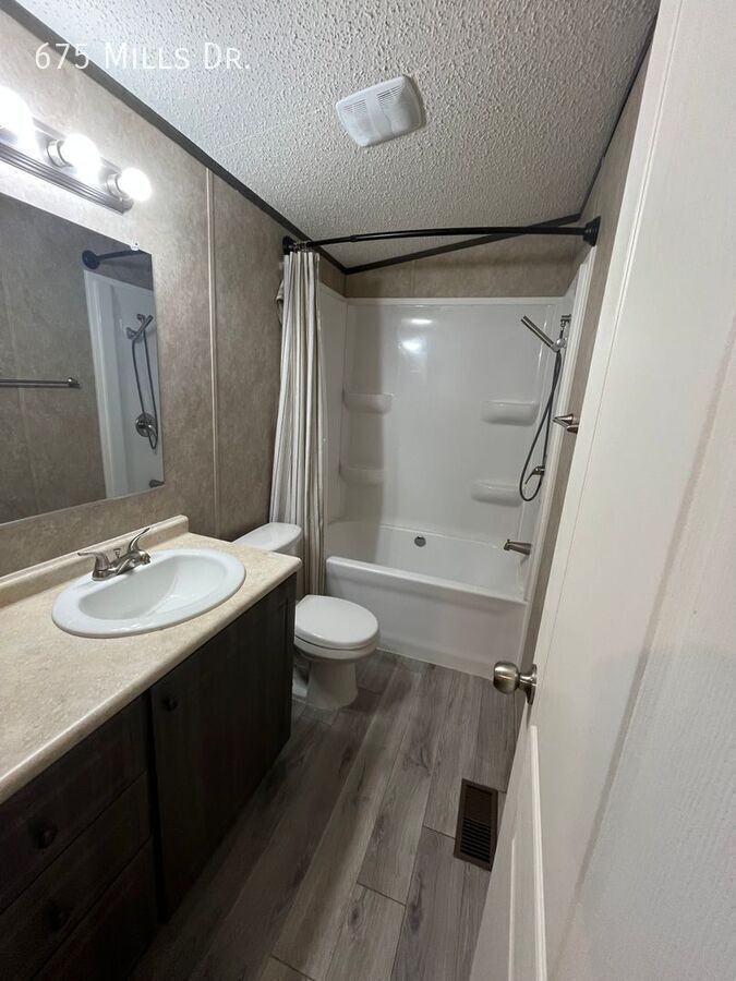 675 Mills Dr - Photo 6 of 22