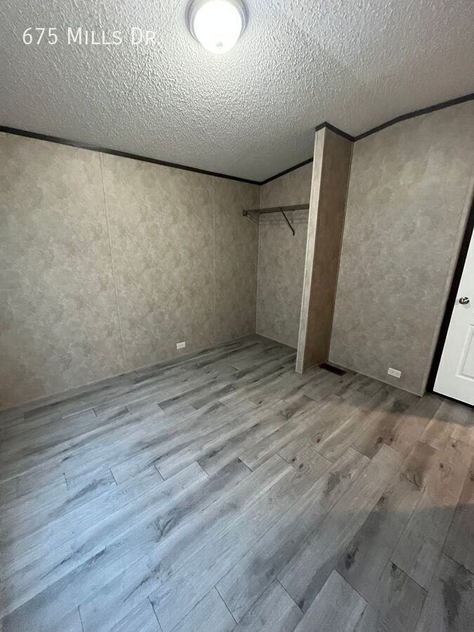 675 Mills Dr - Photo 7 of 22