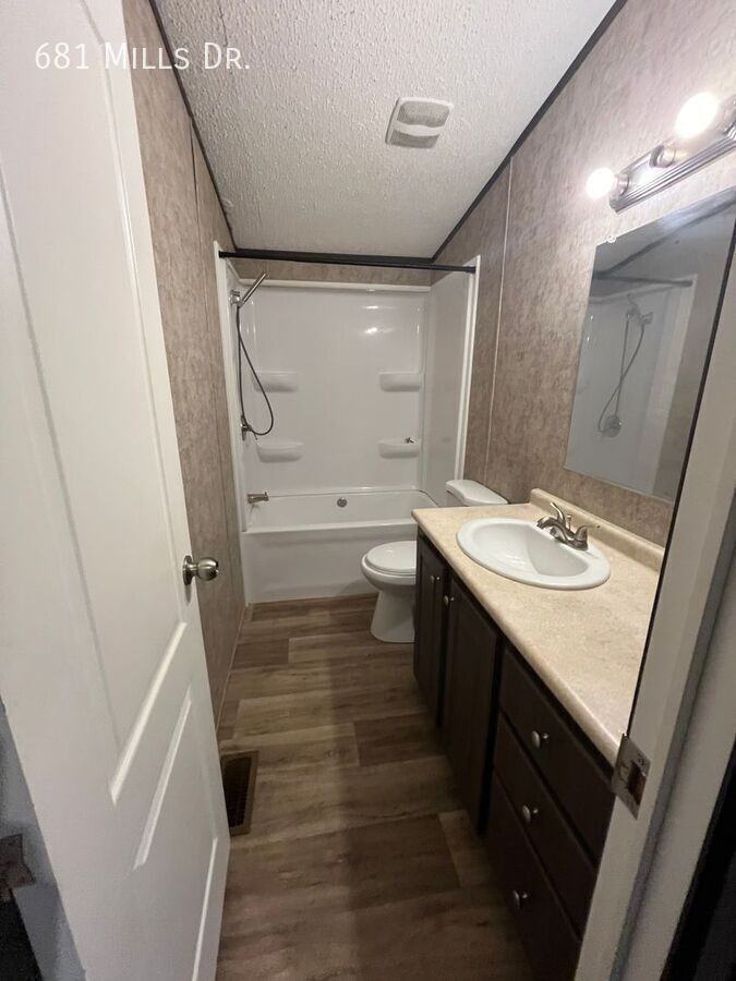 681 Mills Dr - Photo 5 of 11