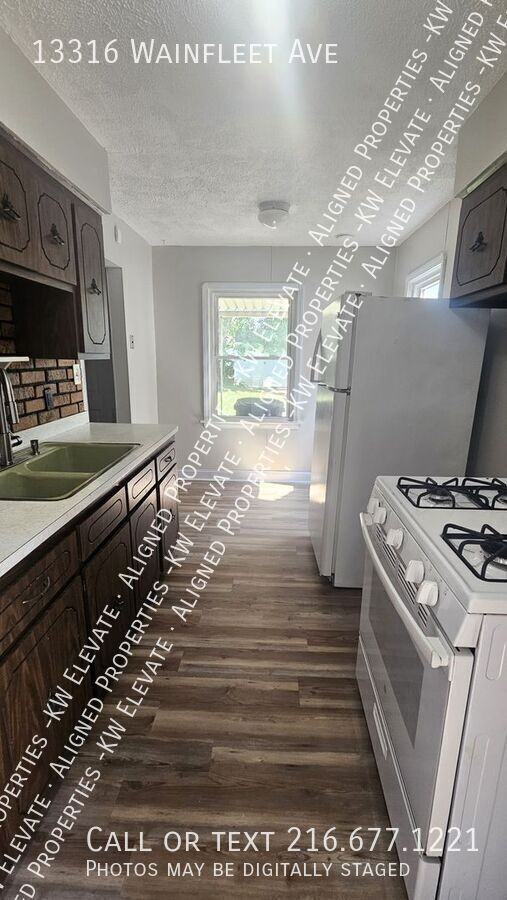 13316 Wainfleet Ave - Photo 4 of 21