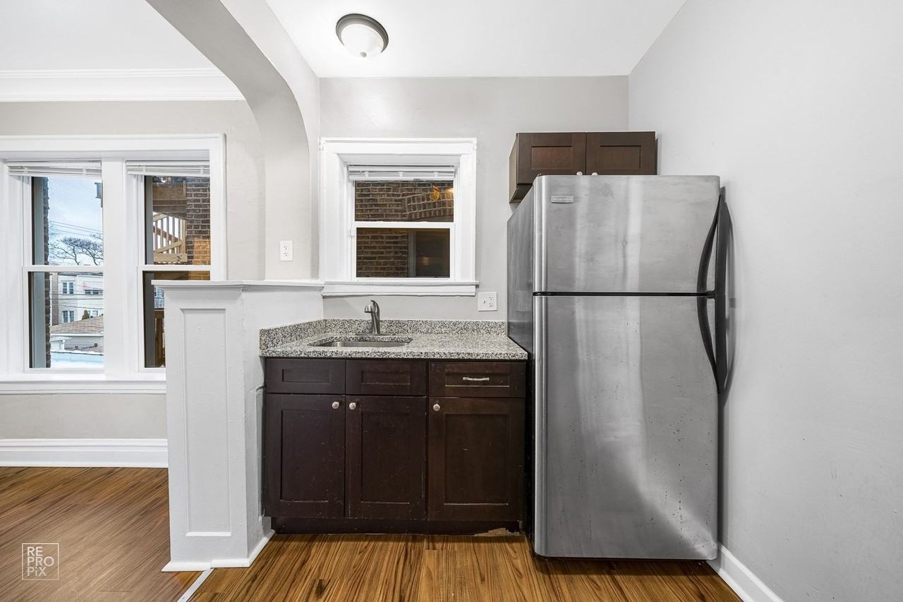 6207 21st St #16 - Photo 6 of 11