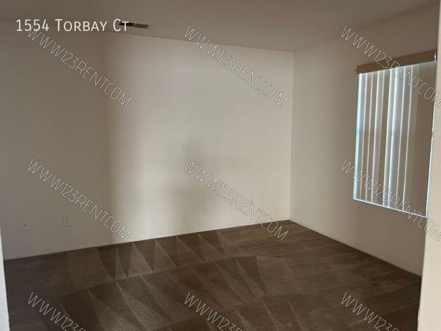 1554 Torbay Ct - Photo 3 of 16