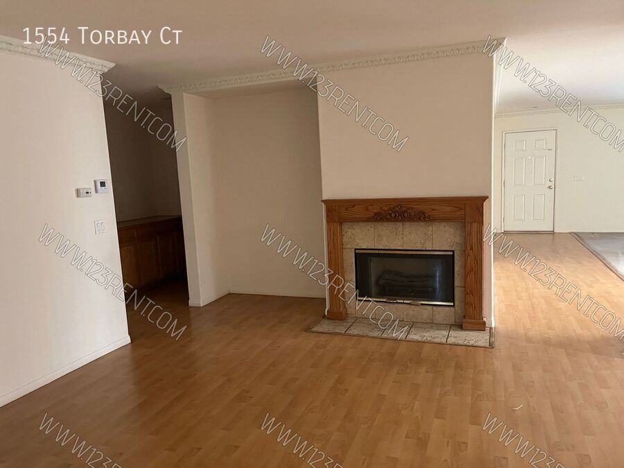 1554 Torbay Ct - Photo 4 of 16
