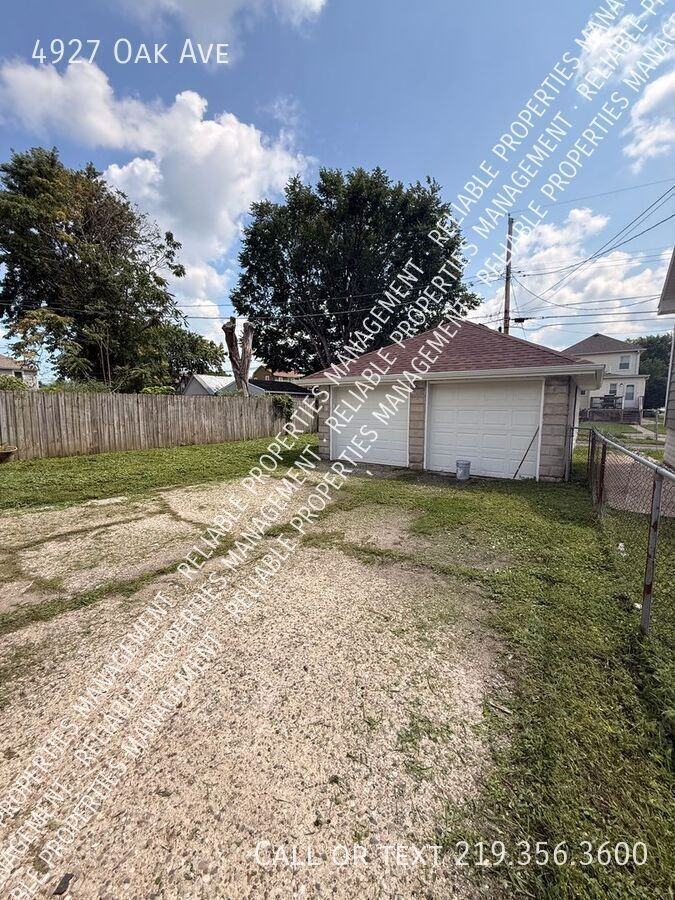4927 Oak Ave - Photo 3 of 18
