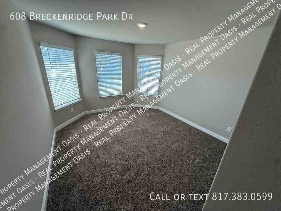608 Breckenridge Park Dr - Photo 2 of 17