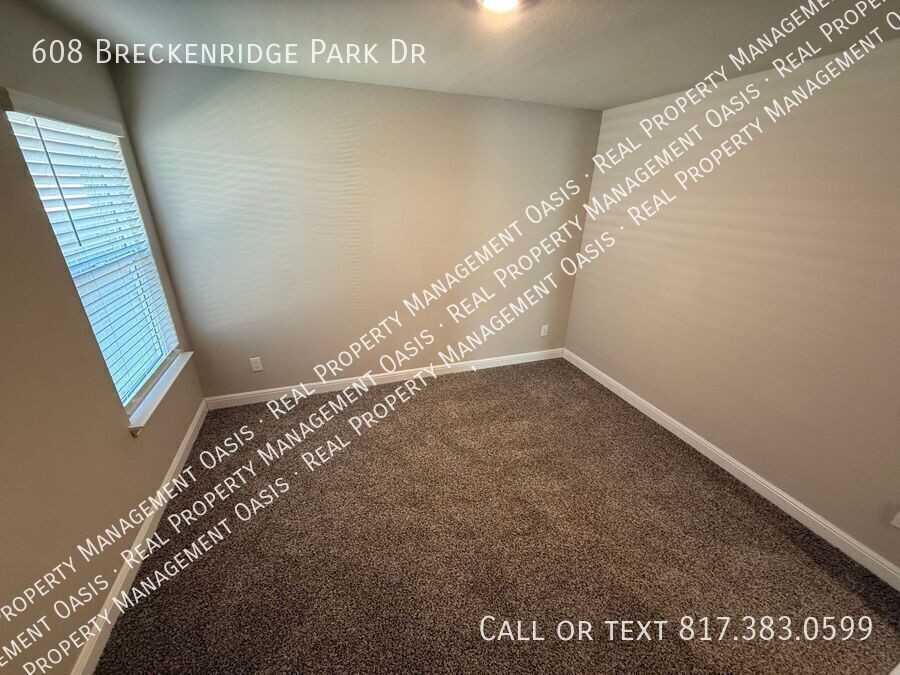 608 Breckenridge Park Dr - Photo 4 of 17