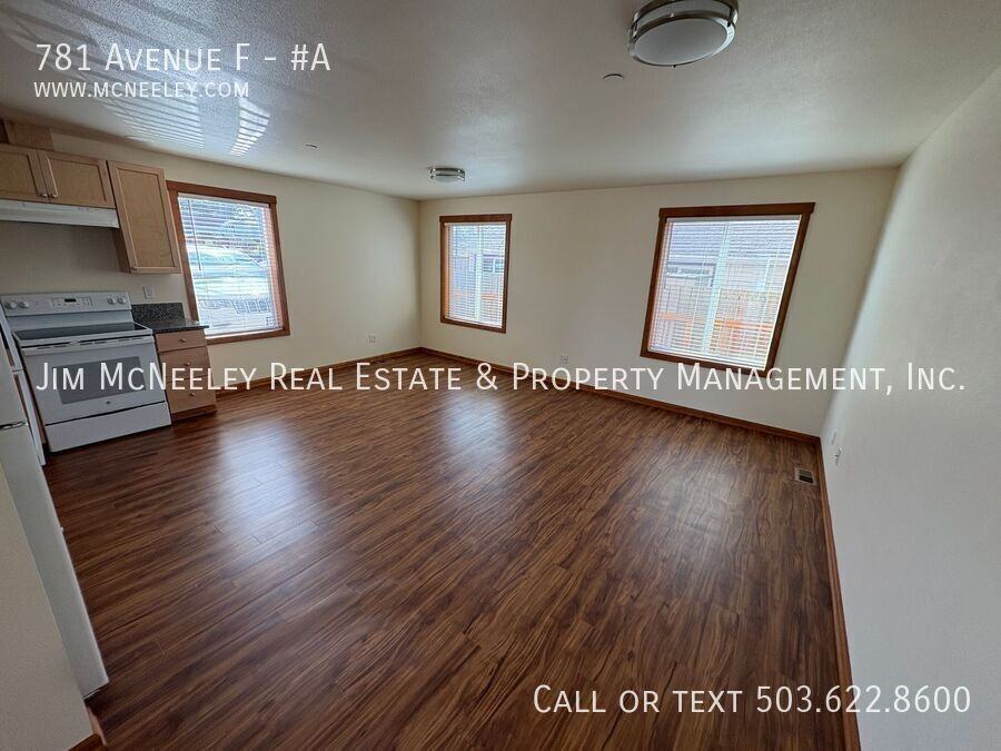 781 Avenue F #A - Photo 5 of 19