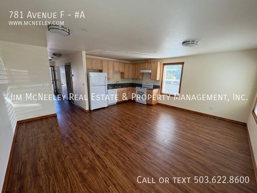 781 Avenue F #A - Photo 6 of 19