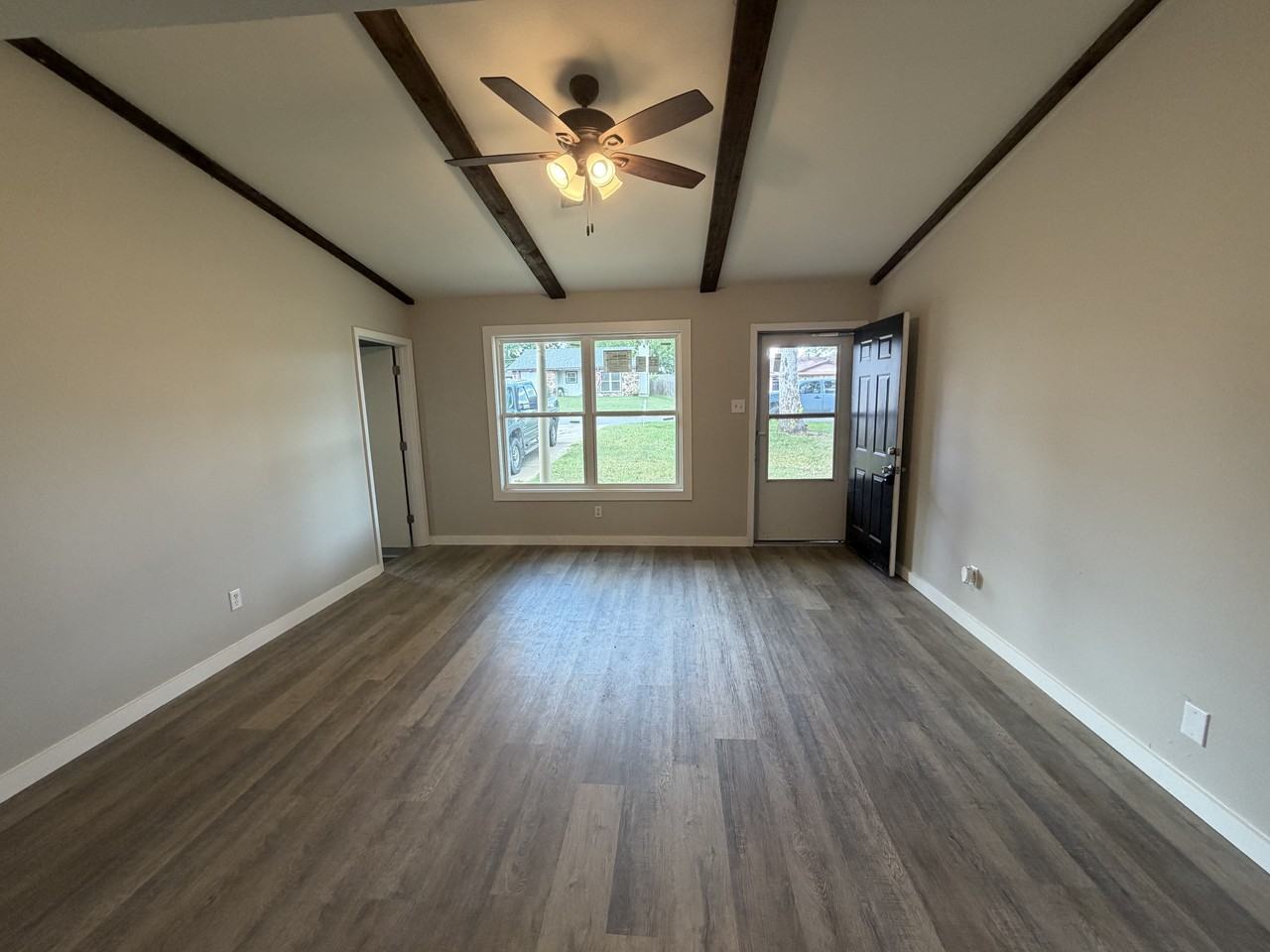 103 Briarfield Cv #1 - Photo 3 of 14