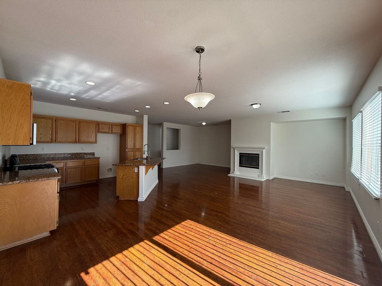 39201 Jacob Dr - Photo 6 of 18